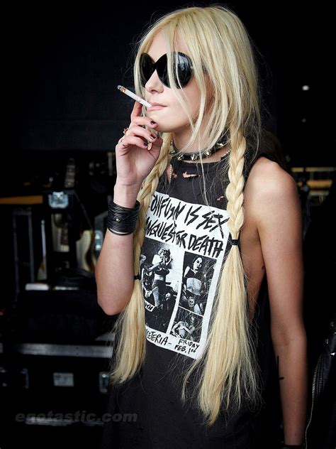 taylor momsen tape|Taylor Momsen Bares Breasts, Avoids Nip Slip